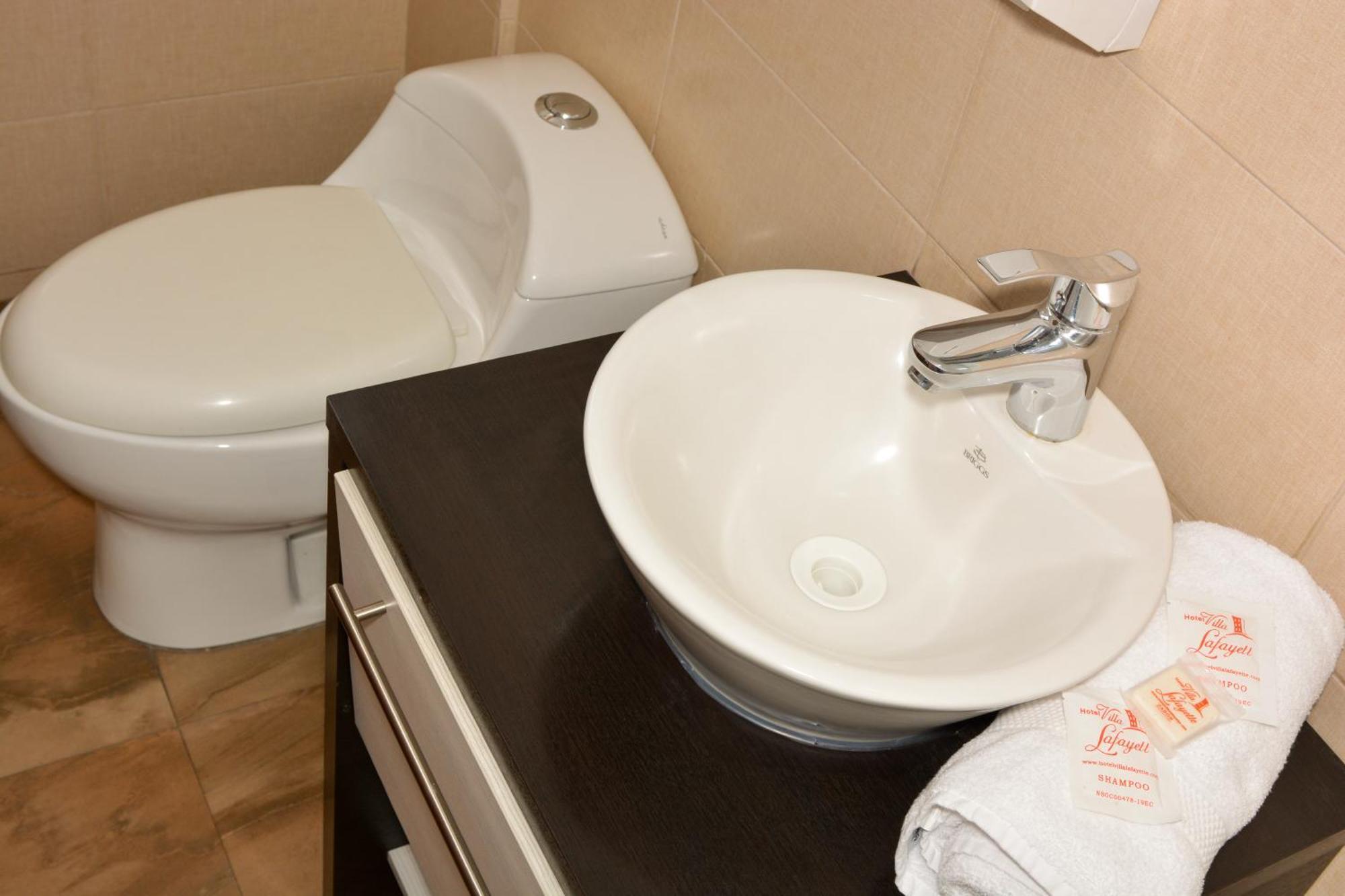 Lafayette Hotel 3*